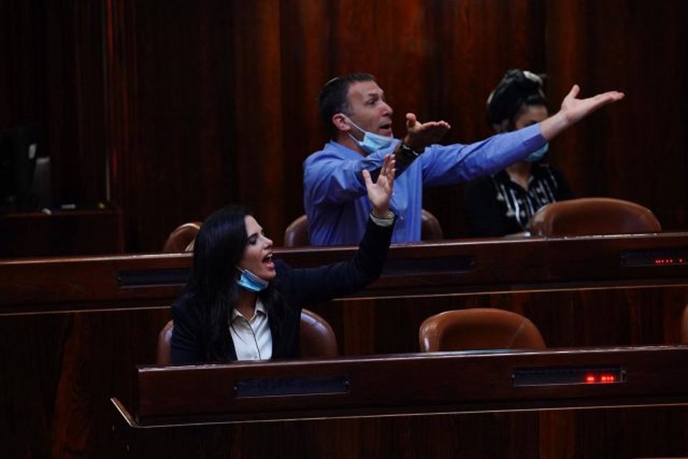 פסקת ההתגברות נפלה: רק 5 הח"כים של ימינה תמכו