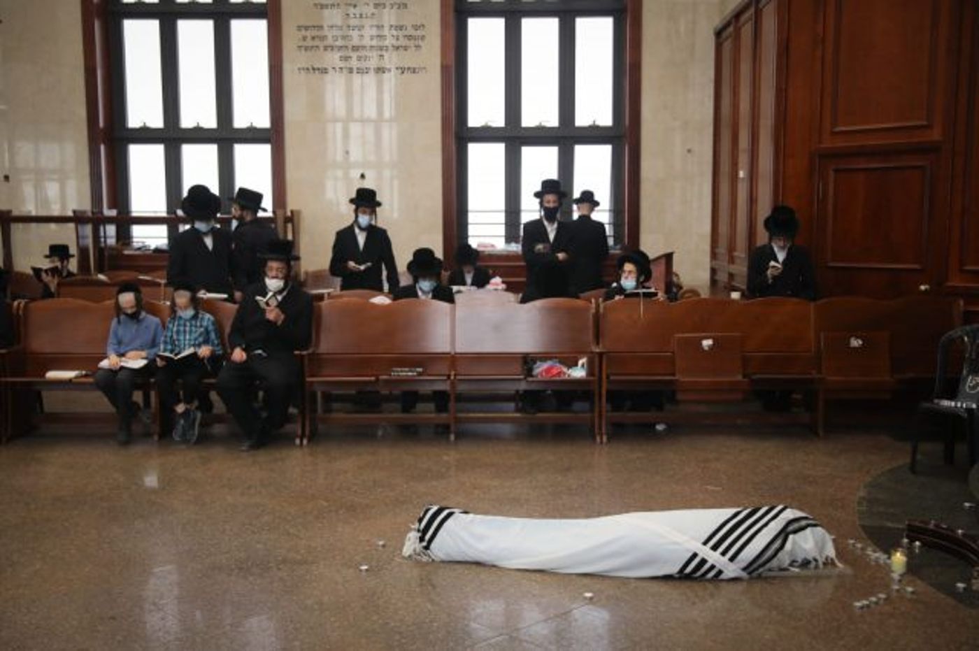 גלריה: מיטתו של האדמו"ר מסדיגורא בבית המדרש