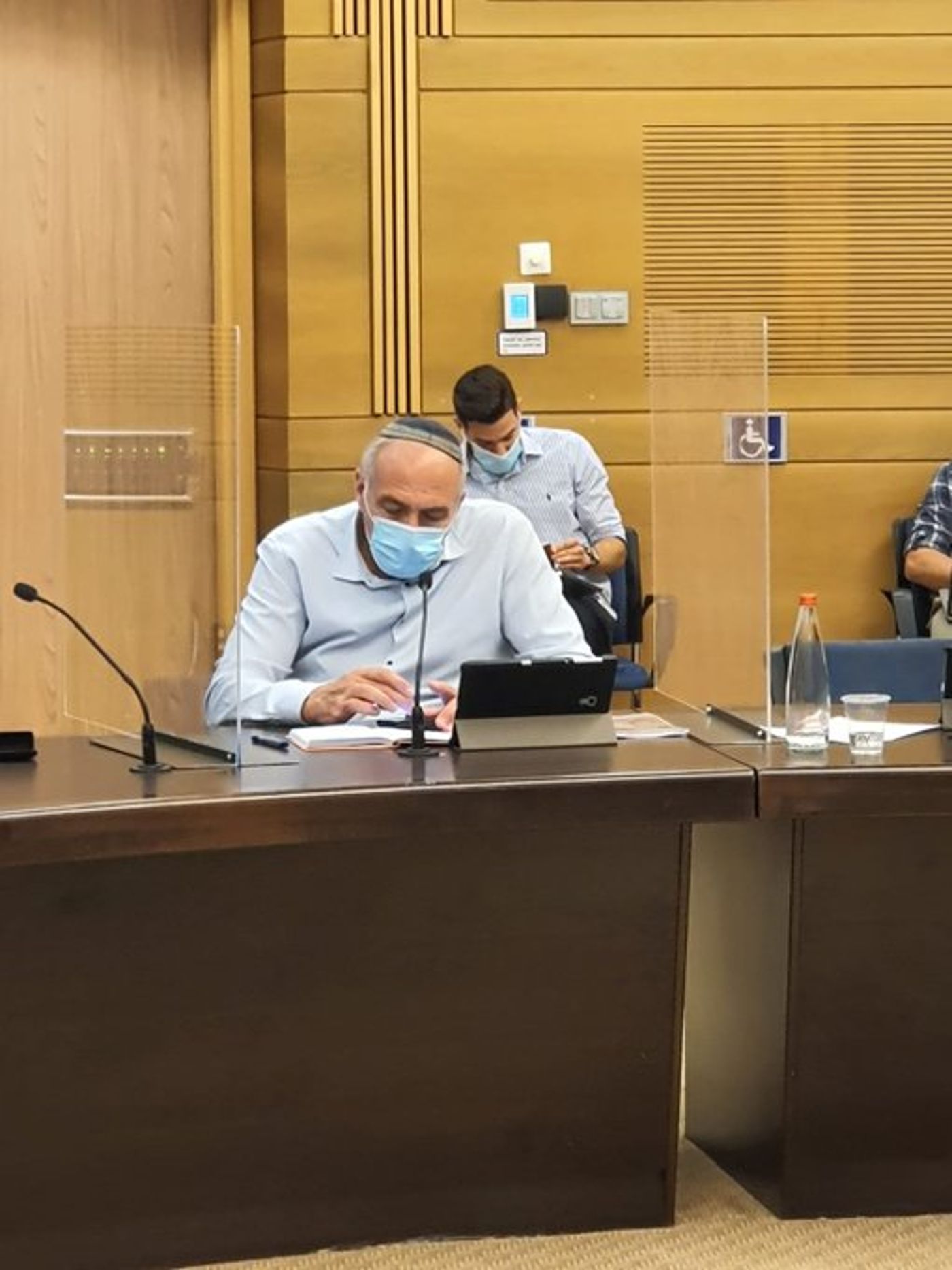 עימות בין מתן כהנא ליאיר גולן על השתלטות פלסטינים על שטחי c