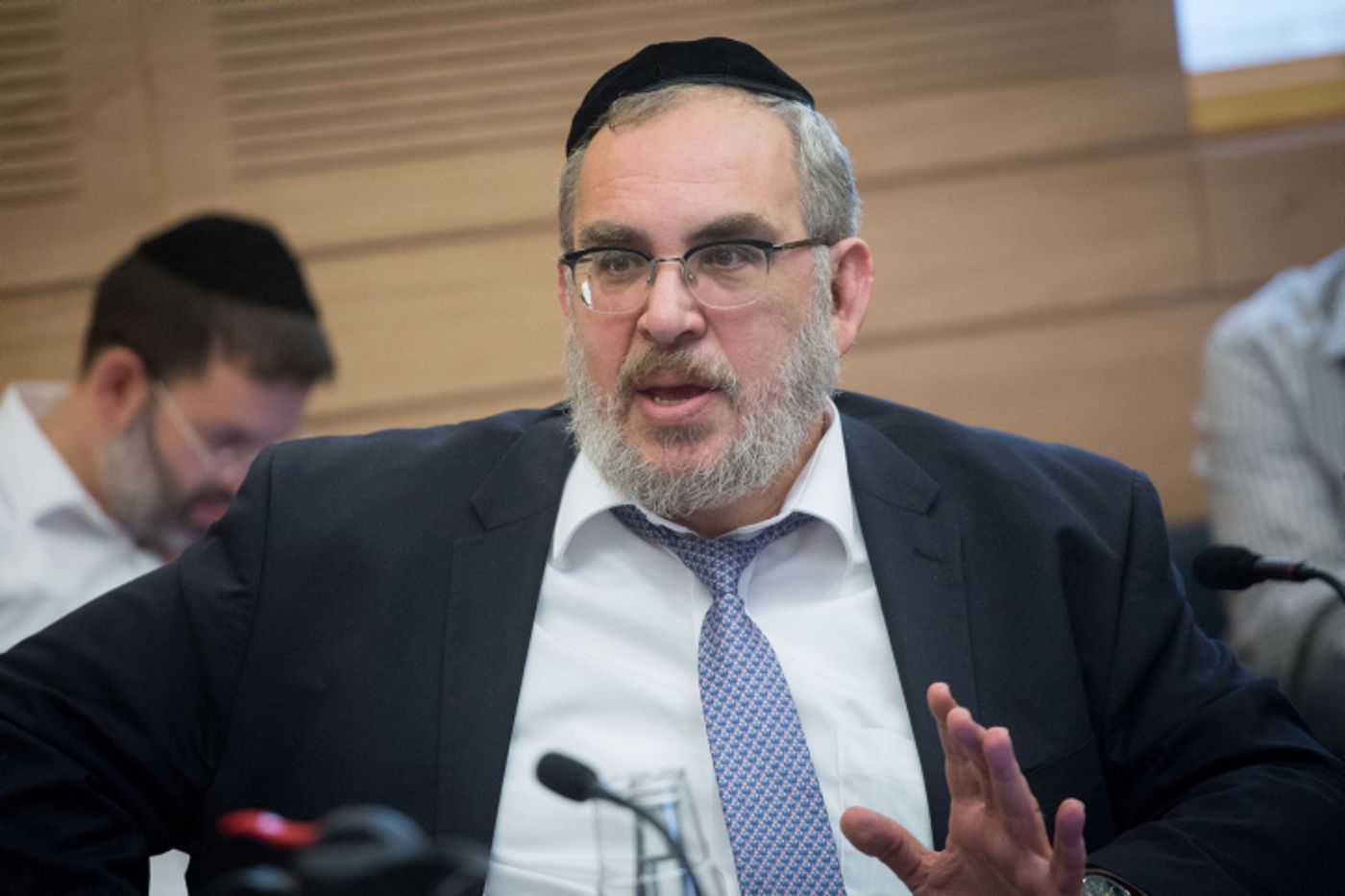 יו"ר ועדת חוקה: "תקנות הקורונה הן חצי עבודה"