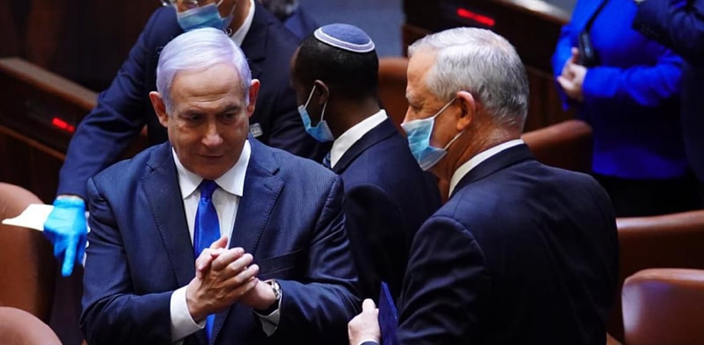 גנץ עוקץ את נתניהו: תאשרו לביבי להחיל אכיפה שוויונית