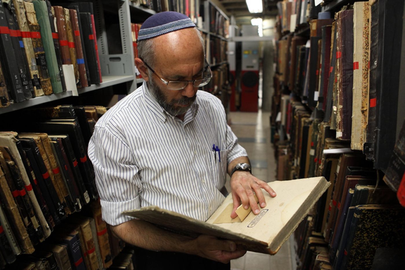 אי אפשר לשאוף להיות אור לגויים ולסגור ספריה לאומית