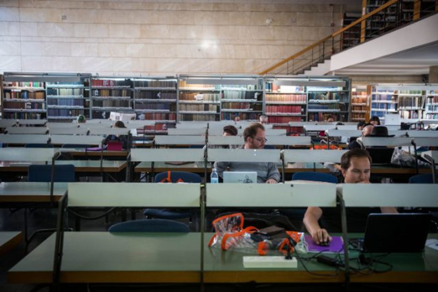 לומדים בספריה הלאומית