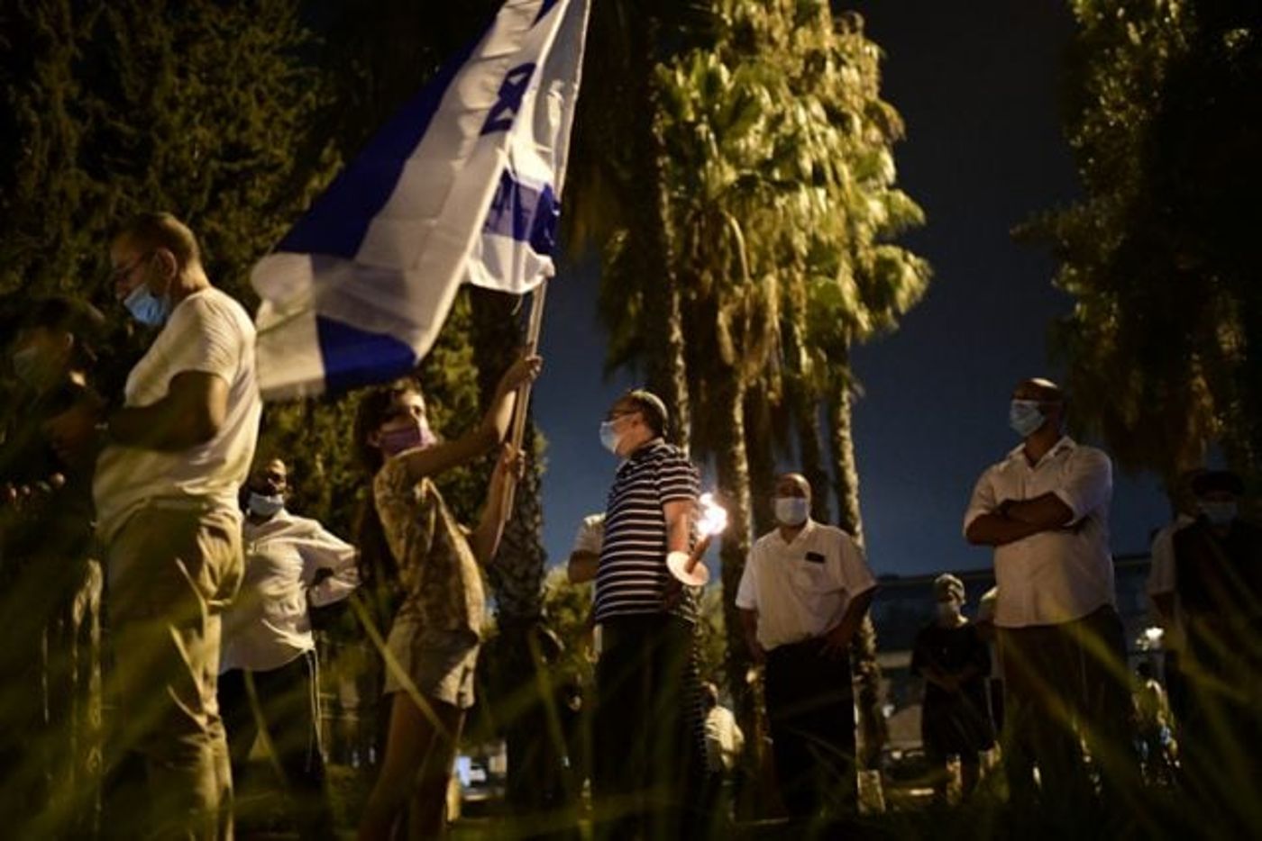 מאות מפגינים במקום בו נרצח הרב שי אוחין הי"ד