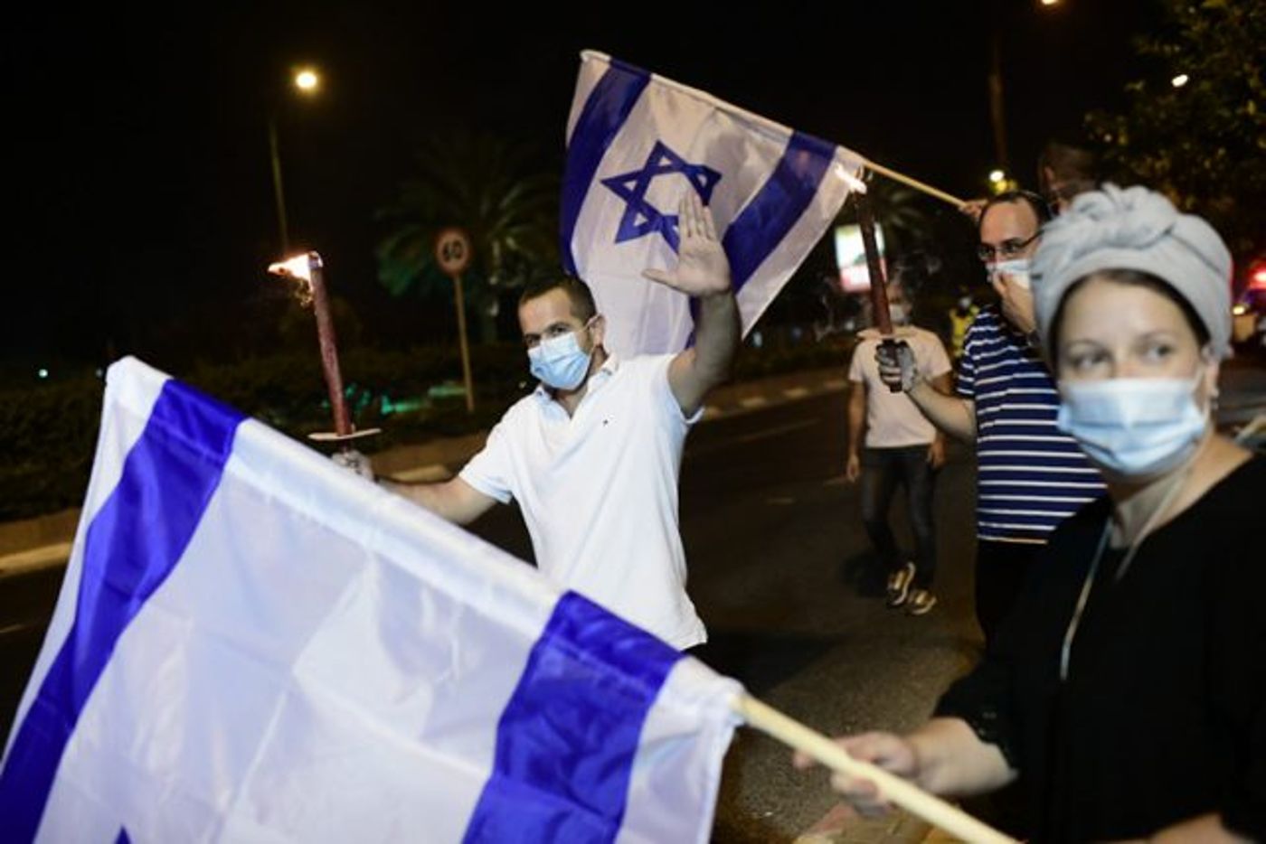 מאות מפגינים במקום בו נרצח הרב שי אוחין הי"ד
