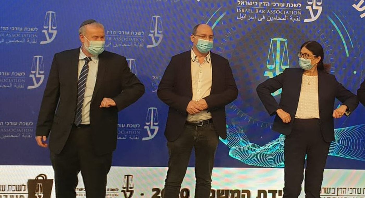 מנדלבליט: מקום טענות ההגנה של נתניהו בביהמ"ש