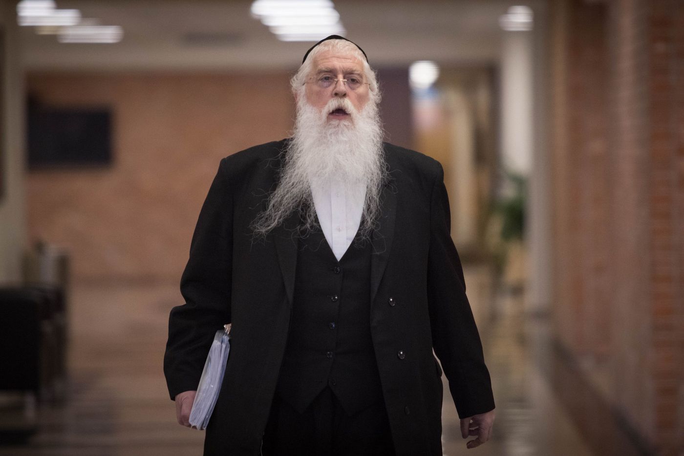 סגן שר החינוך השתתף בחתונה המונית
