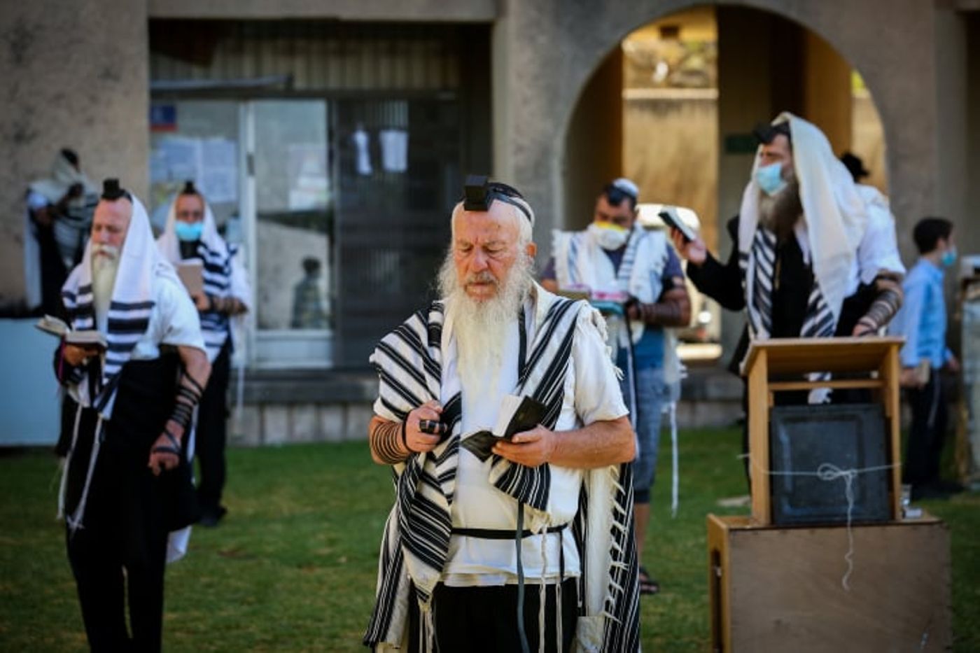 צפו: מתווה הקפסולות בבתי הכנסת בפחות מדקה