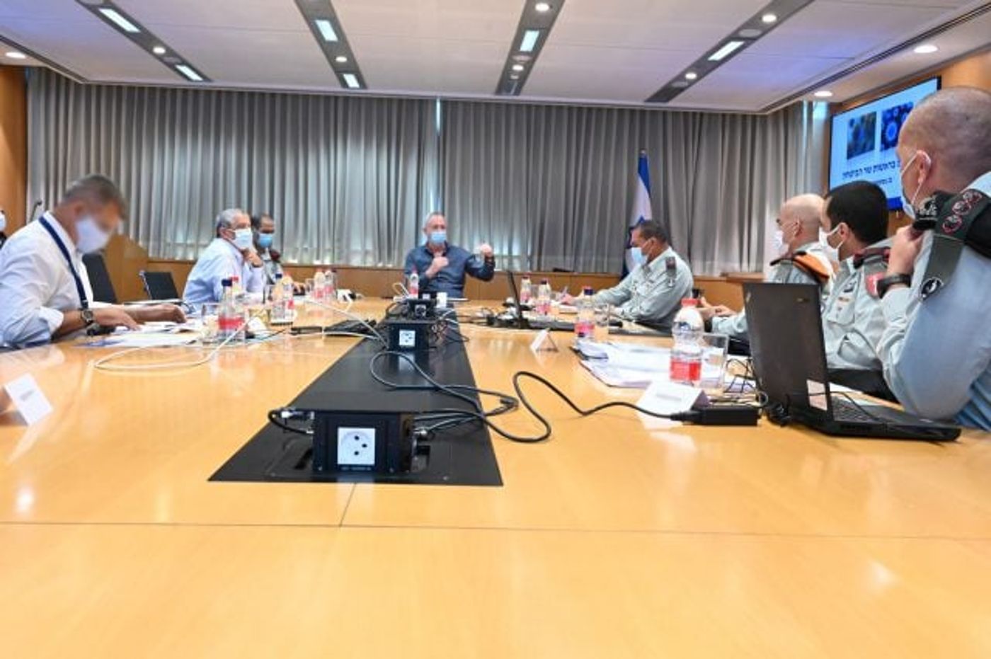גנץ הורה לצה"ל: להתחיל בהקמת בית חולים שדה