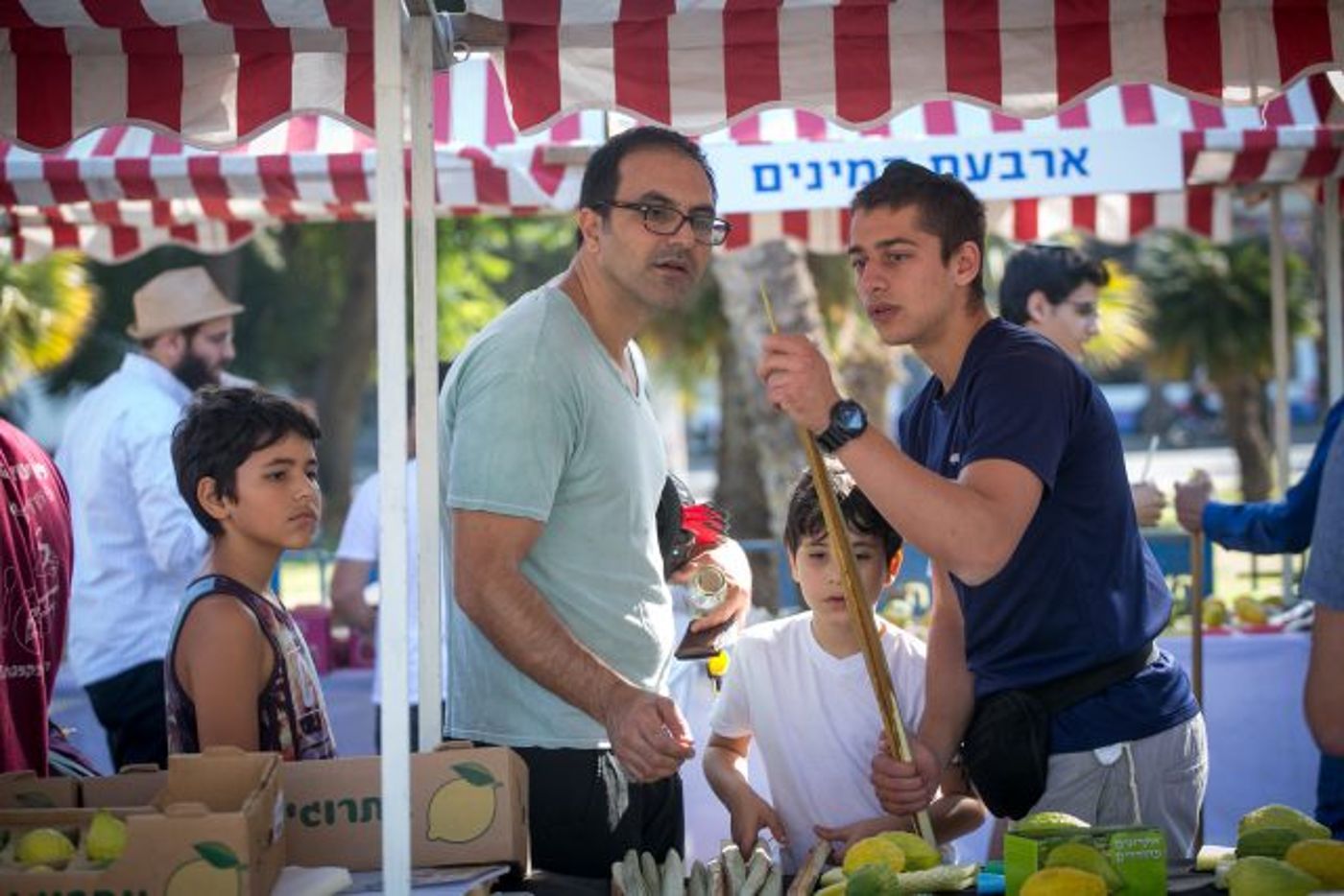 המלצת גמזו: סגירת בתי הכנסת ושוק ארבעת המינים