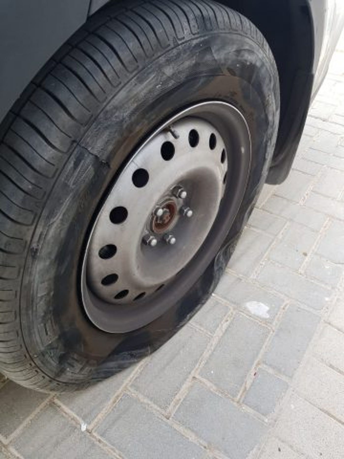 פנצ'ר בצמיג (דוברות המשטרה)