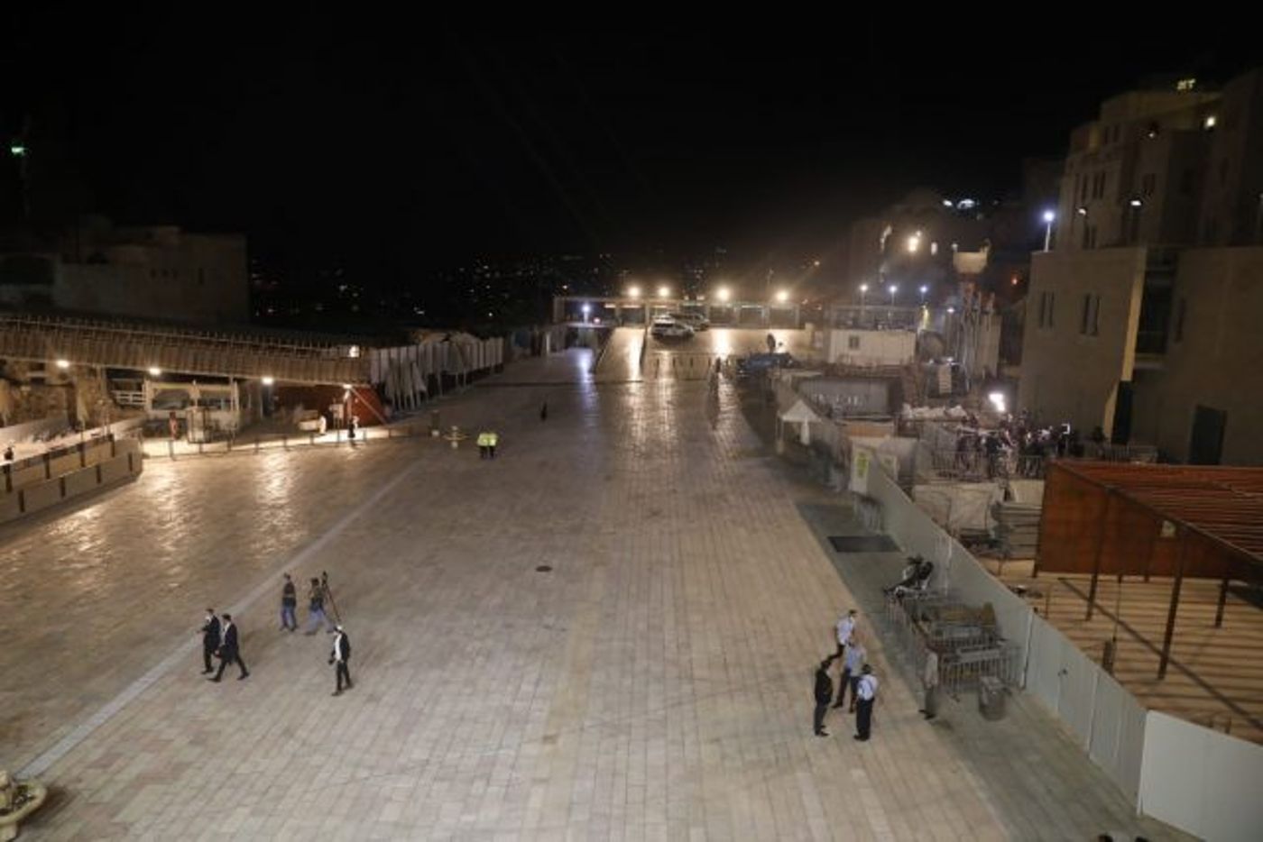תיעוד: אלפים הפגינו בבלפור, עשרות בודדות בכותל