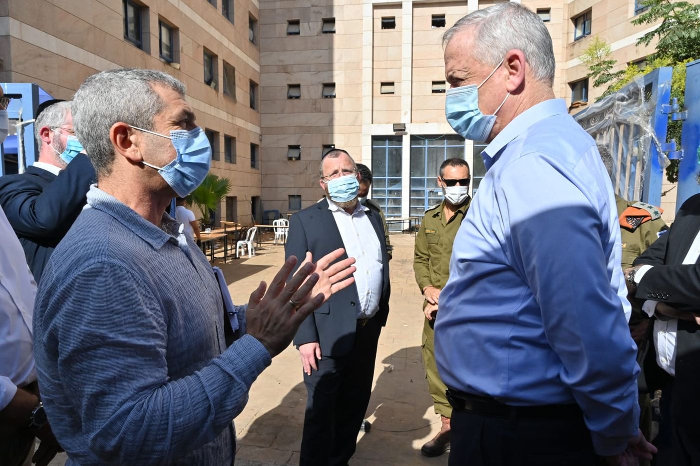 גנץ בבני ברק: כשאתם מסתירים מידע, מישהו נפגע