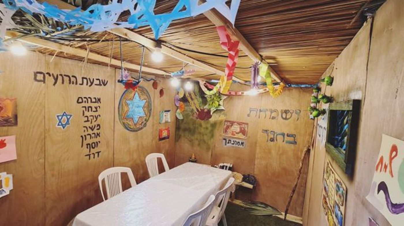 של מי הכי נאה? הצצה לסוכות של הסלבס