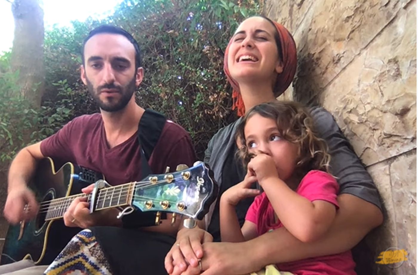 מרגש: יונינה בתפילה מיוחדת לקורונה. צפו