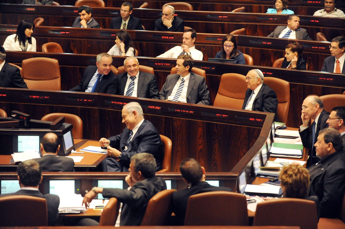 לא תאמינו מי הצביע בעד הצעת אי האמון של בל"ד