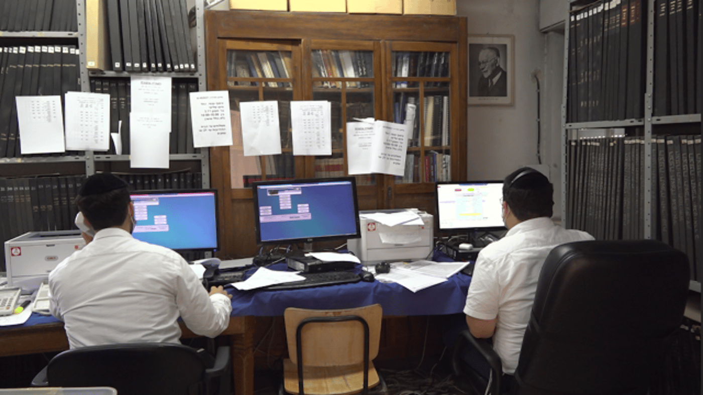המכירה השנתית עברה לאונליין. "הטלפונים לא מפסיקים לצלצל"