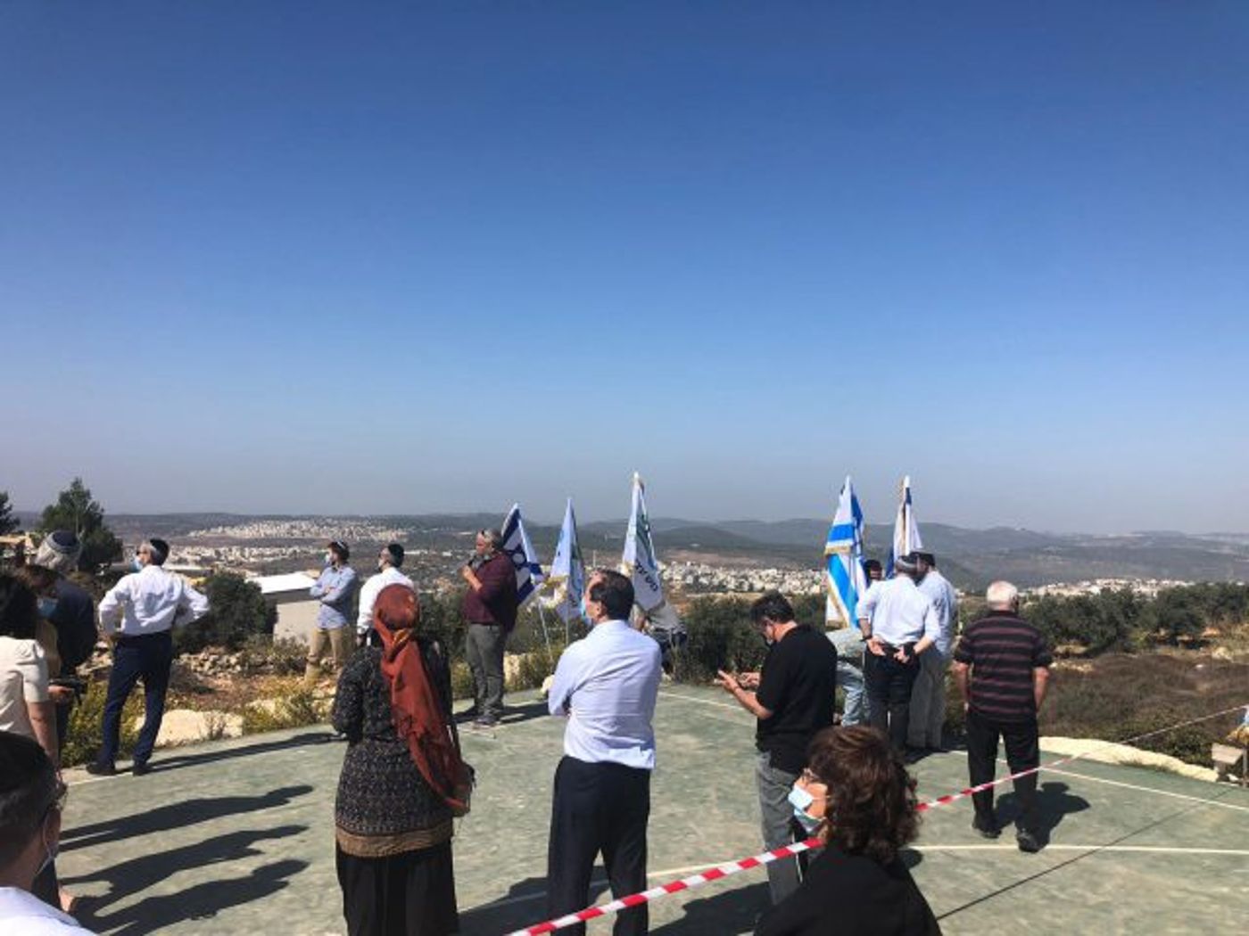 חברי השדולה בתצפית