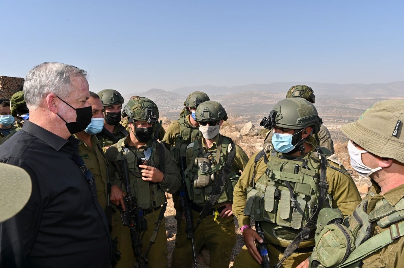 גנץ: "אני שומע בלבנון קולות שמדברים על שלום"