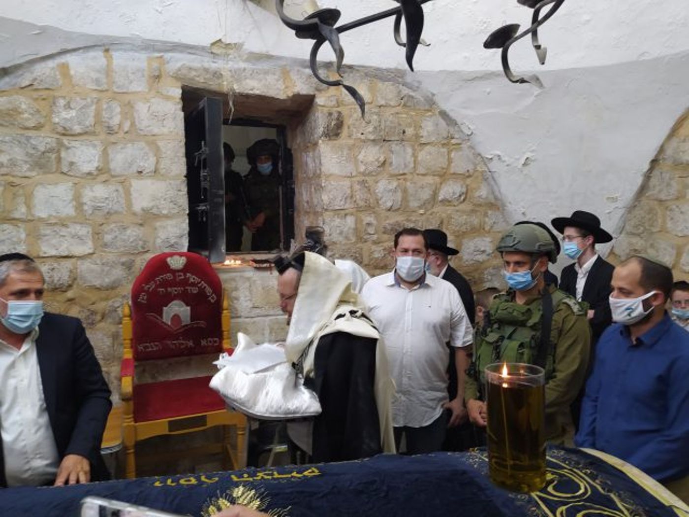 תיעוד מבפנים: ברית מילה בקבר יוסף
