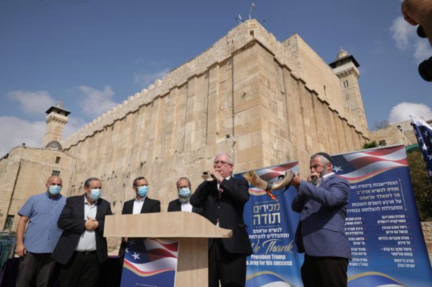 תפילה למען טראמפ.