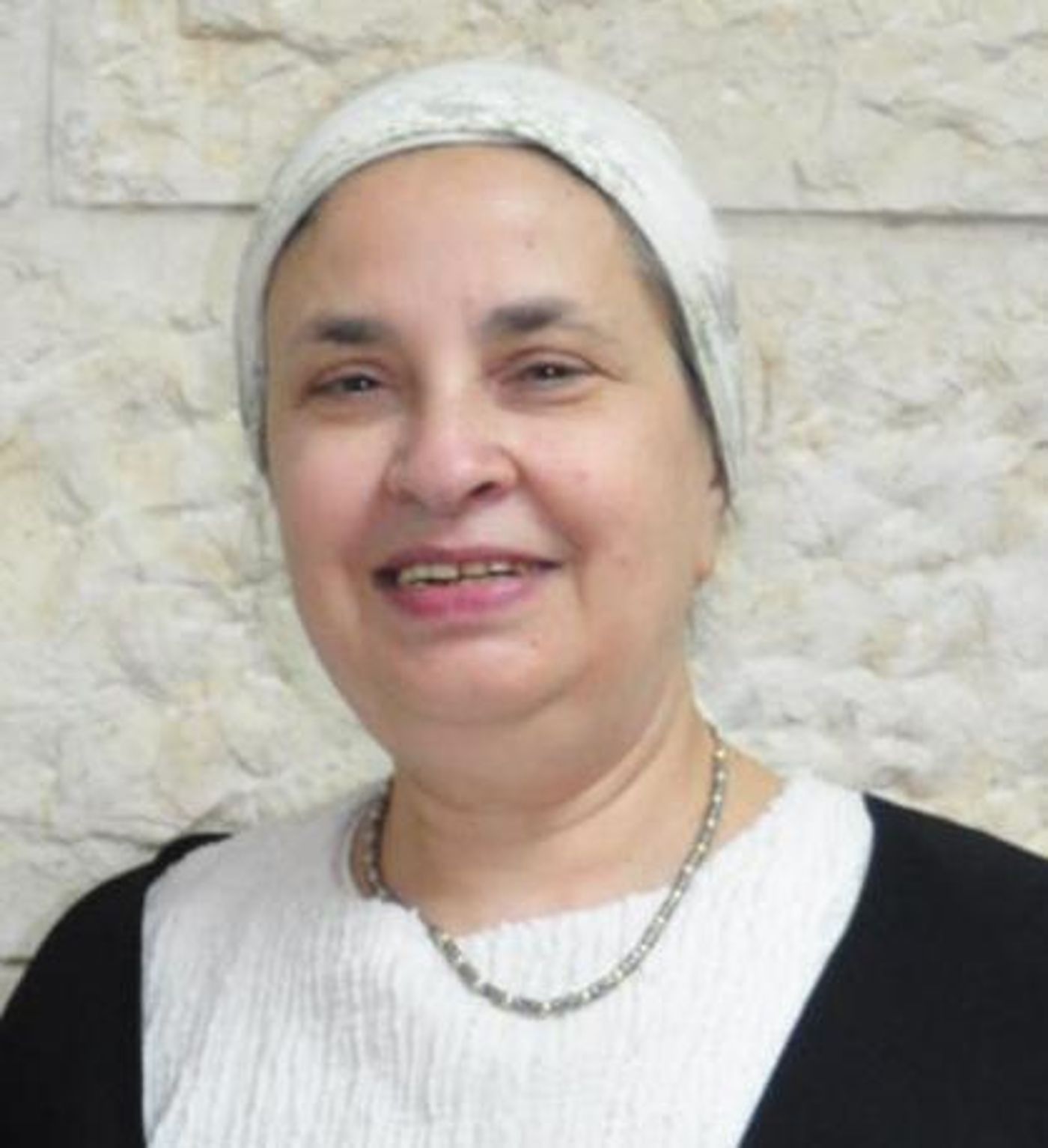 הנהג הסתכל עלינו בתמיהה: 'כיוון אחד לחברון'?