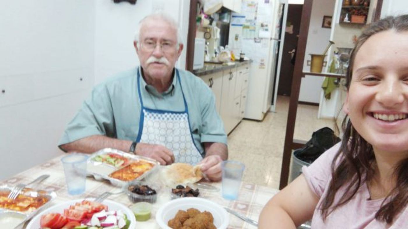 עם הסב, ימים ספורים לפני האסון.