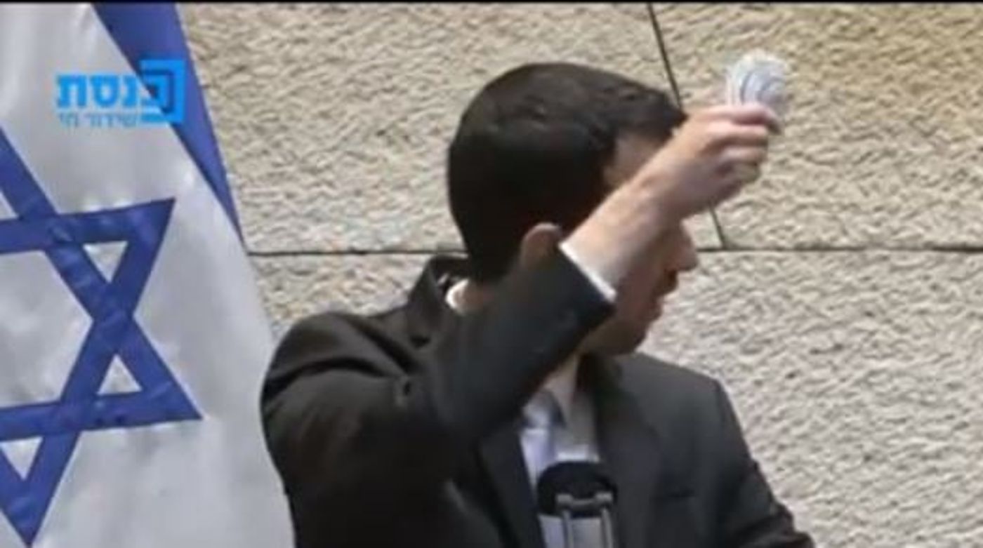 צפו: הח"כ הסרוג מתפוצץ על יאיר גולן