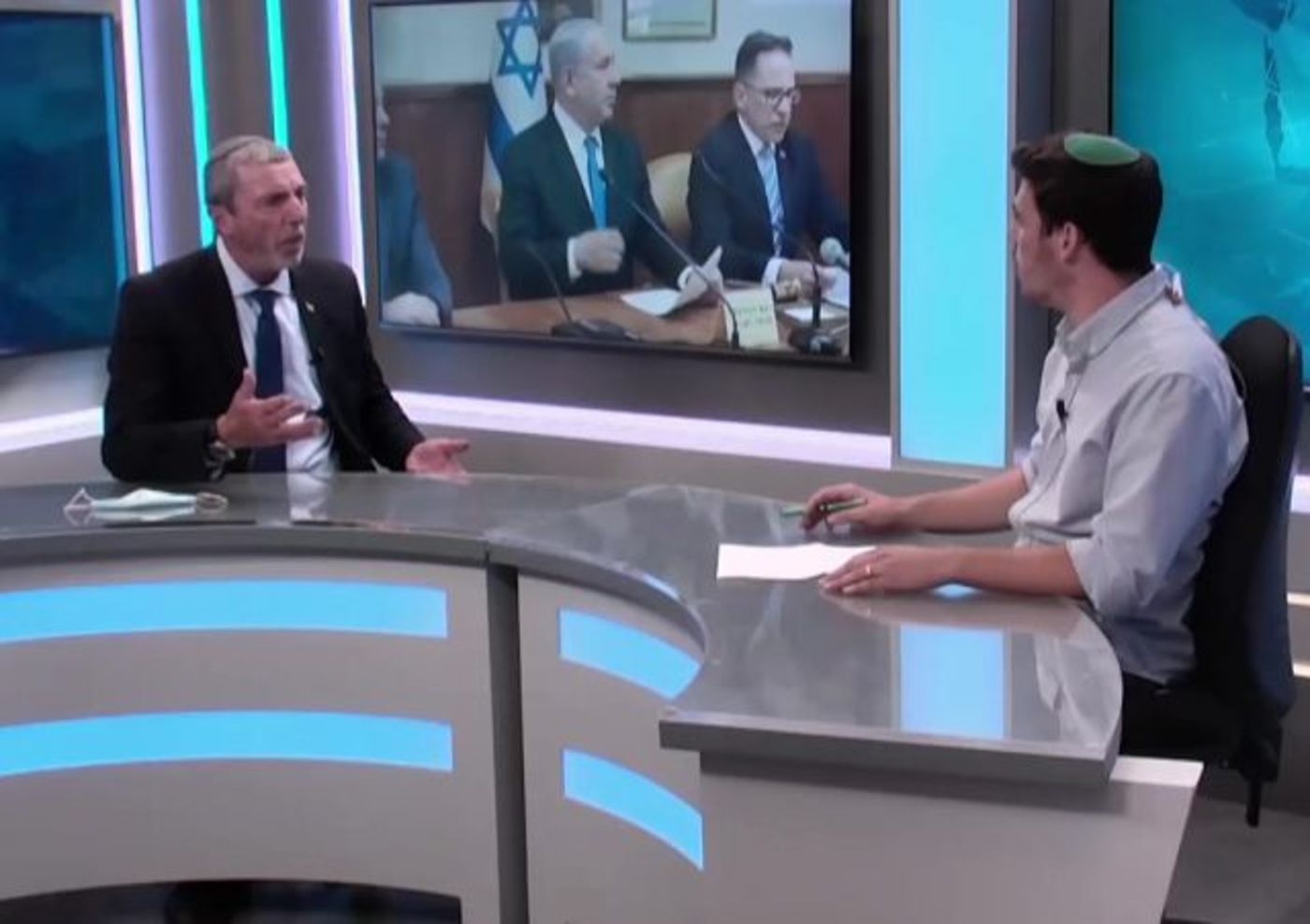 השר פרץ: בצלאל בוא נתמודד, לא הכל זה פוליטיקה