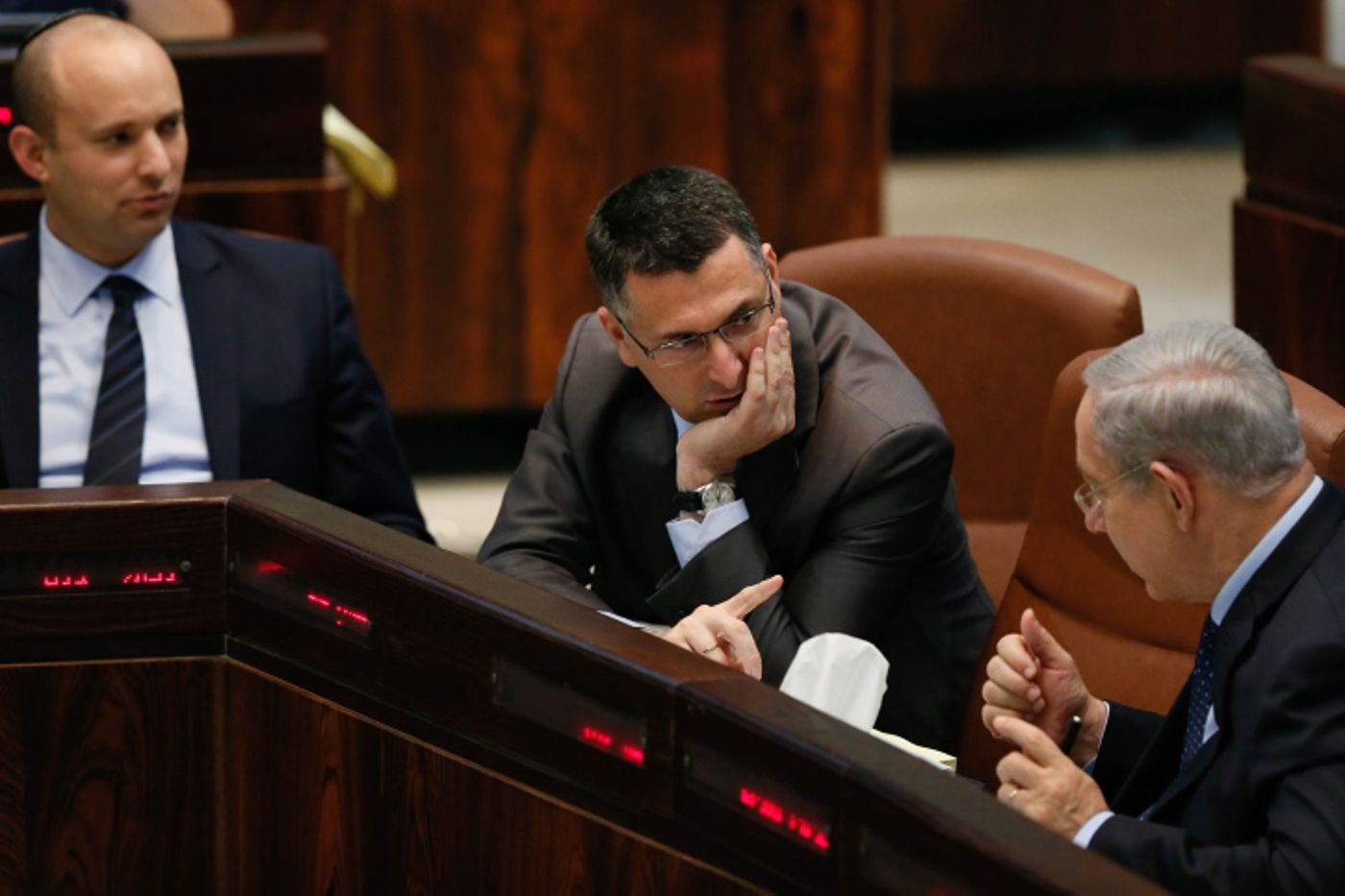 סקר מנדטים דרמטי: הליכוד צונח; סער עוקף את בנט