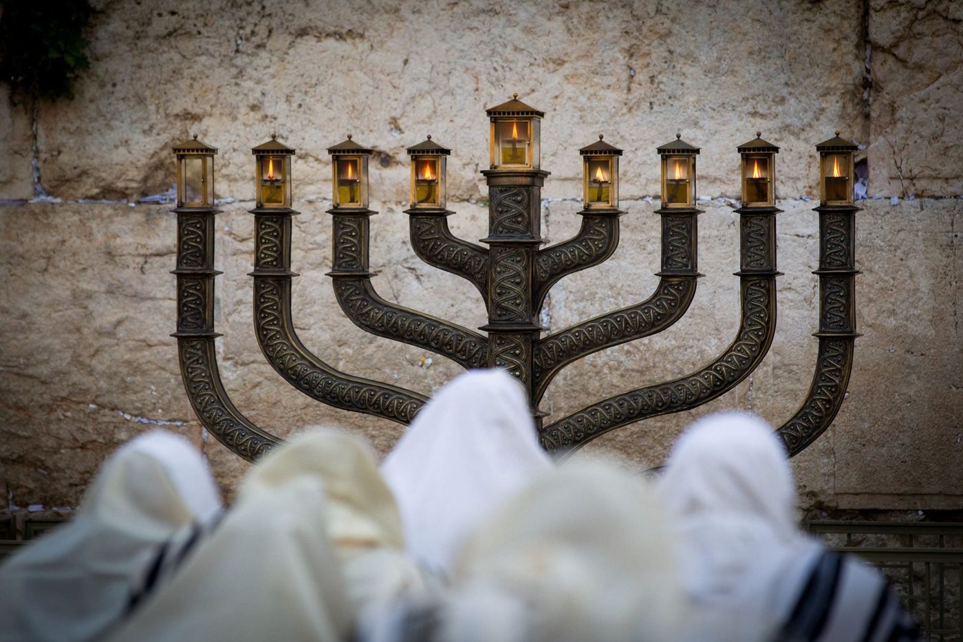 מתי מדליקים נרות חנוכה? הלכות חנוכה תשפ"א 2020