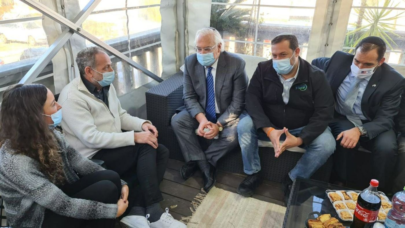 השגריר פרידמן בטל מנשה: "להישאר כאן ולצמוח"