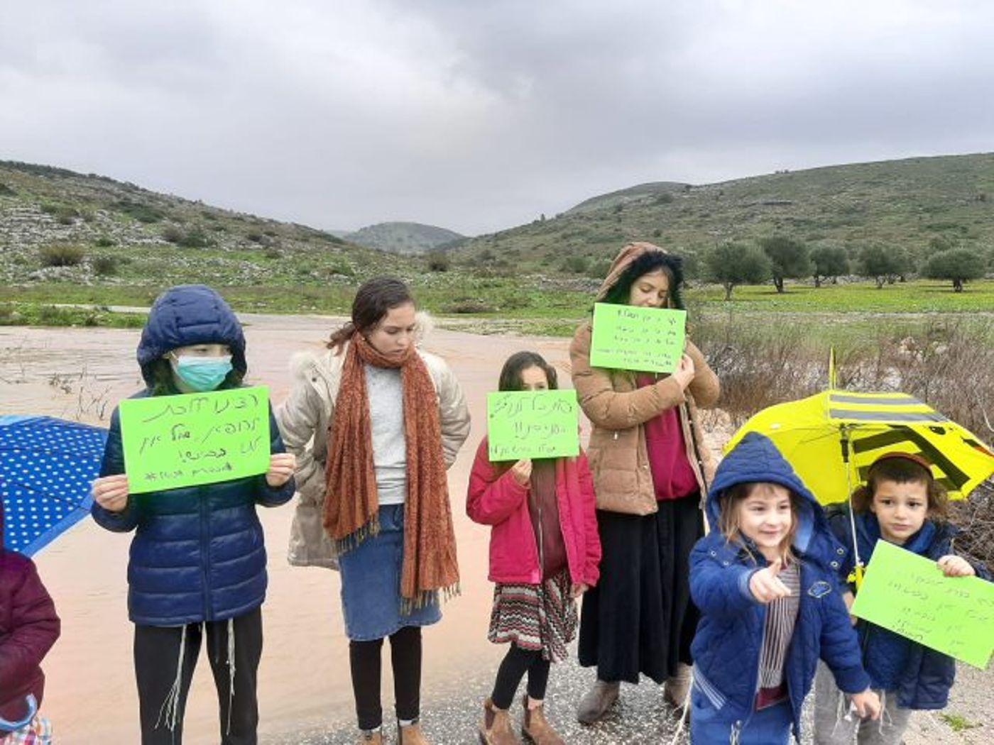 ללא תנאים בסיסיים: 96 בני אדם נצורים במעוז צבי