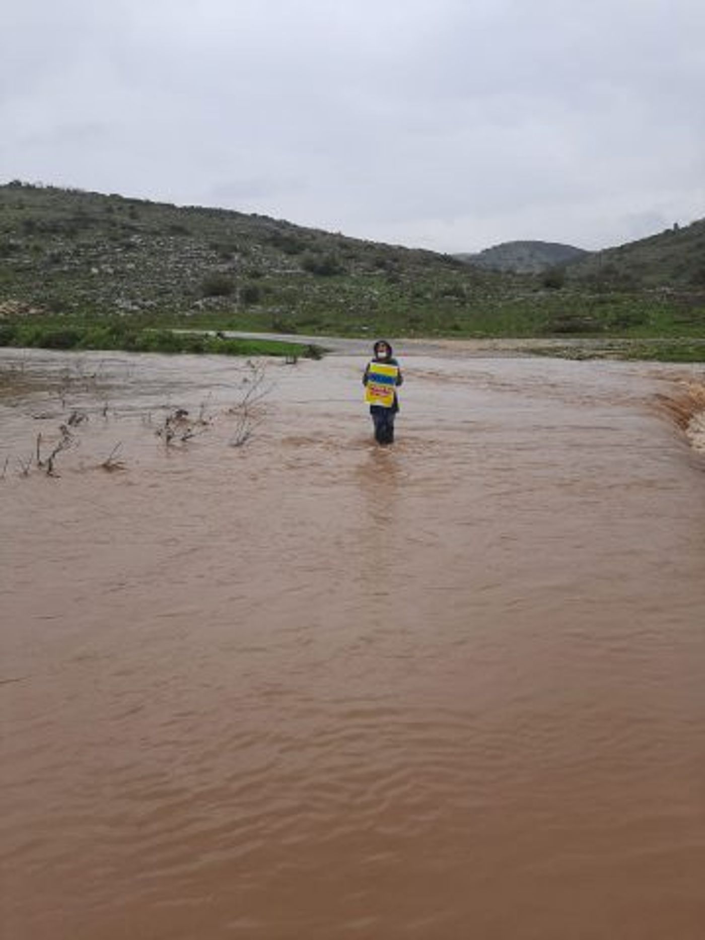ללא תנאים בסיסיים: 96 בני אדם נצורים במעוז צבי