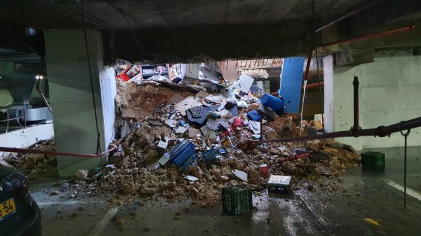 חנות קרסה לתוך חניון תת קרקעי ברחוב הלל בירושלים
