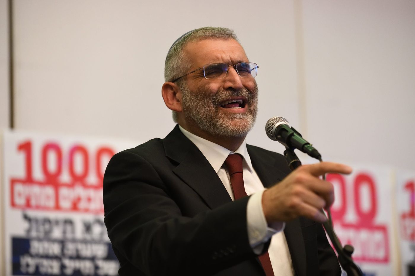 בן ארי תוקף: "להפסיק את עינוי הדין והאיומים"