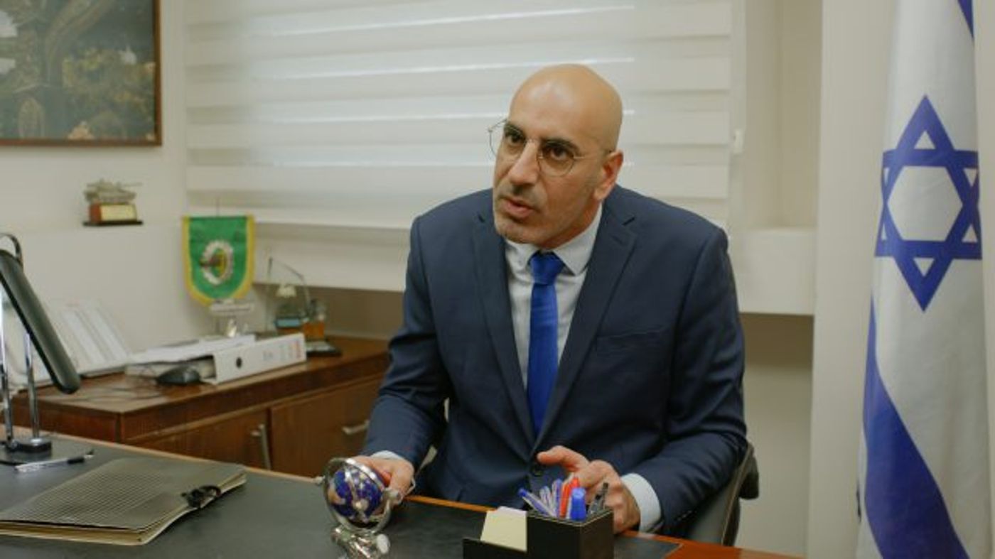 מותק בול באמצע: כשכאן 11 עשתה פארודיה מהכנסת