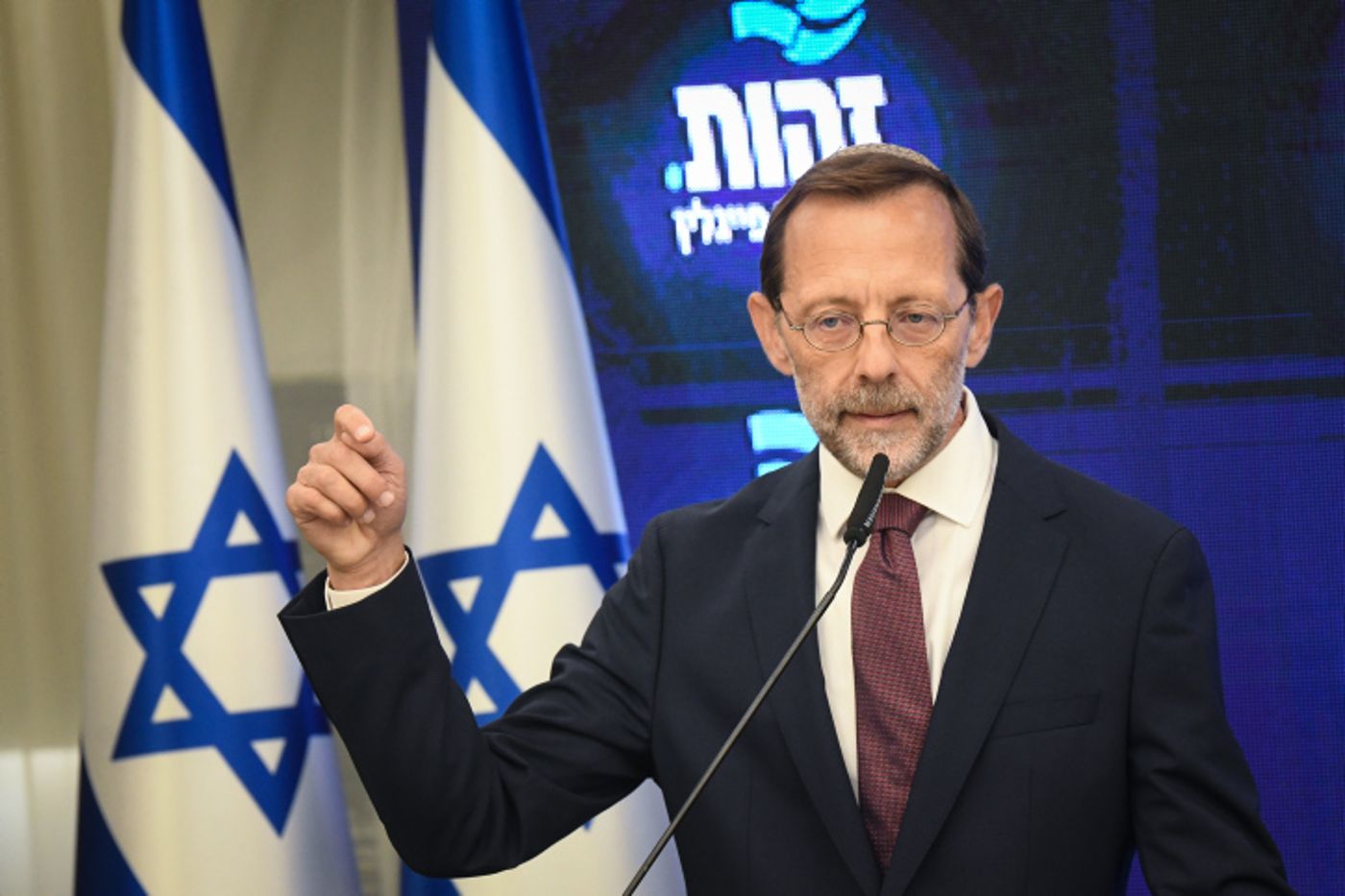 פייגלין משיב לעמית סגל: "תפסיקו עם הפייק הזה"
