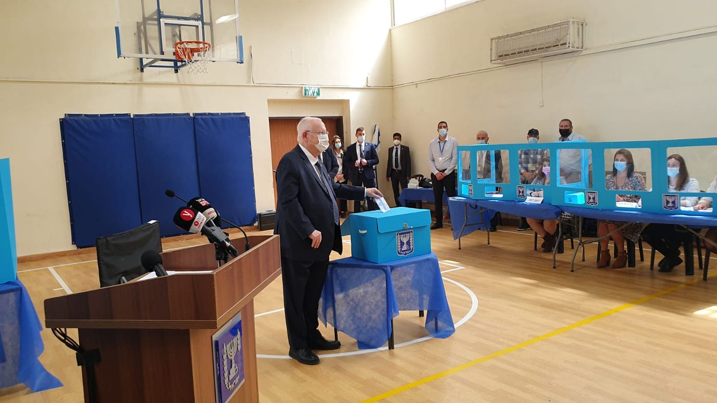 ריבלין הצביע בבחירות לכנסת: "מודאג מאד"