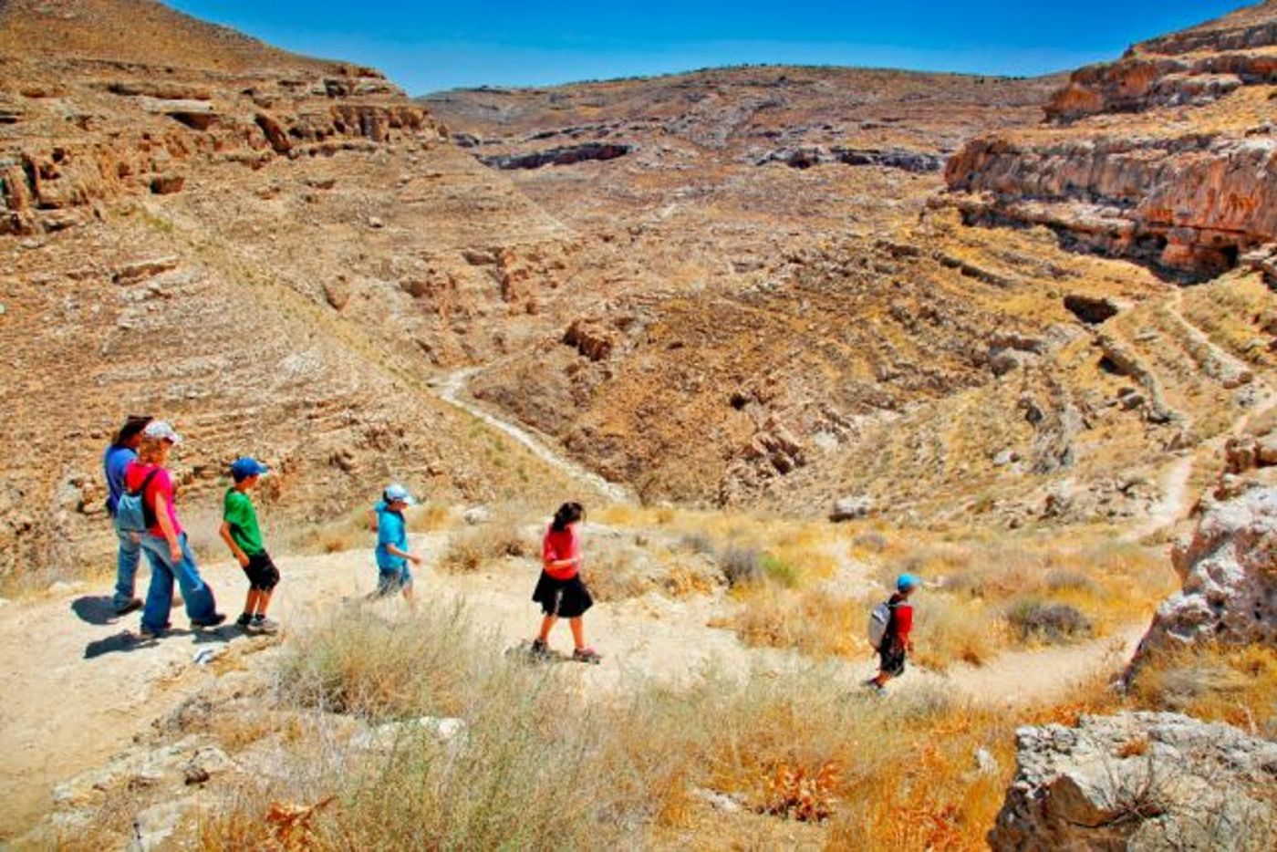 חול המועד פסח: חוגגים בספר המדבר של גוש עציון