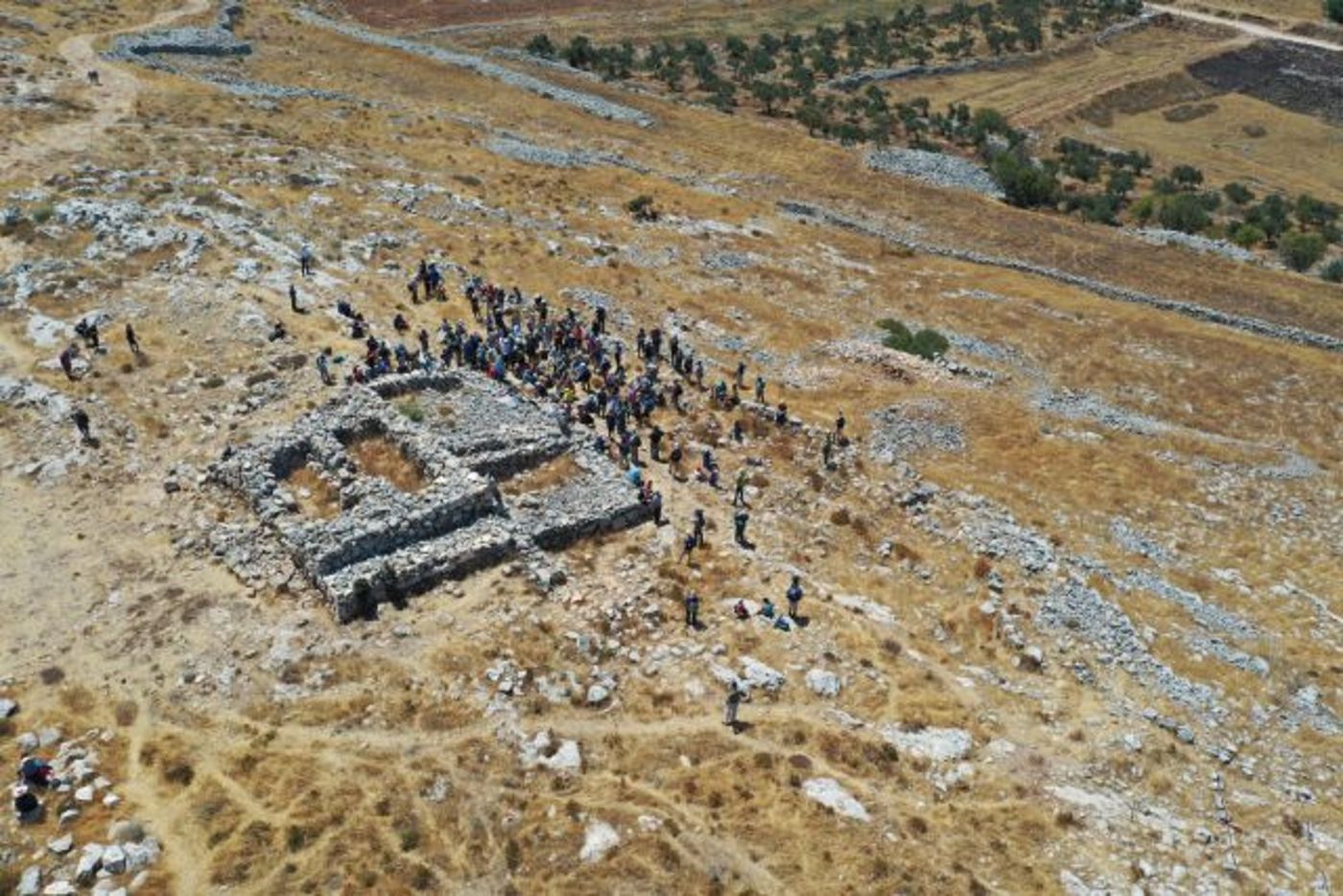 אחרי ההרס: בפסח – מחזקים את מזבח יהושע בשומרון