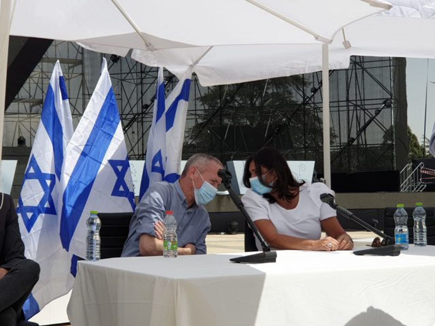 "שמנו את כל הפוליטיקה בצד לטובת הטקס" | רגב וטרופר