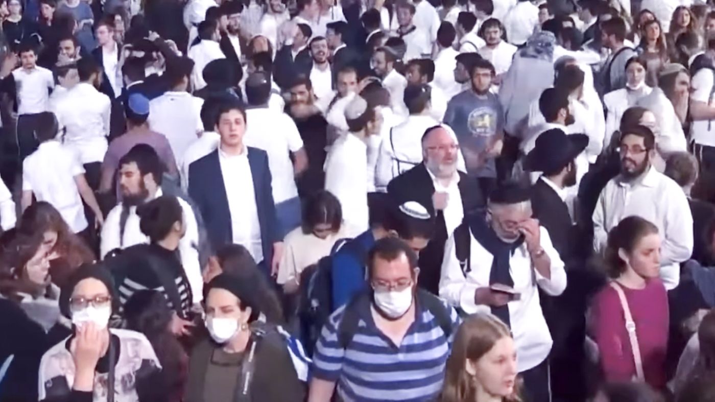 הדקות הראשונות: המוזיקה נעצרה והכרוז צעק 'הצלה!'