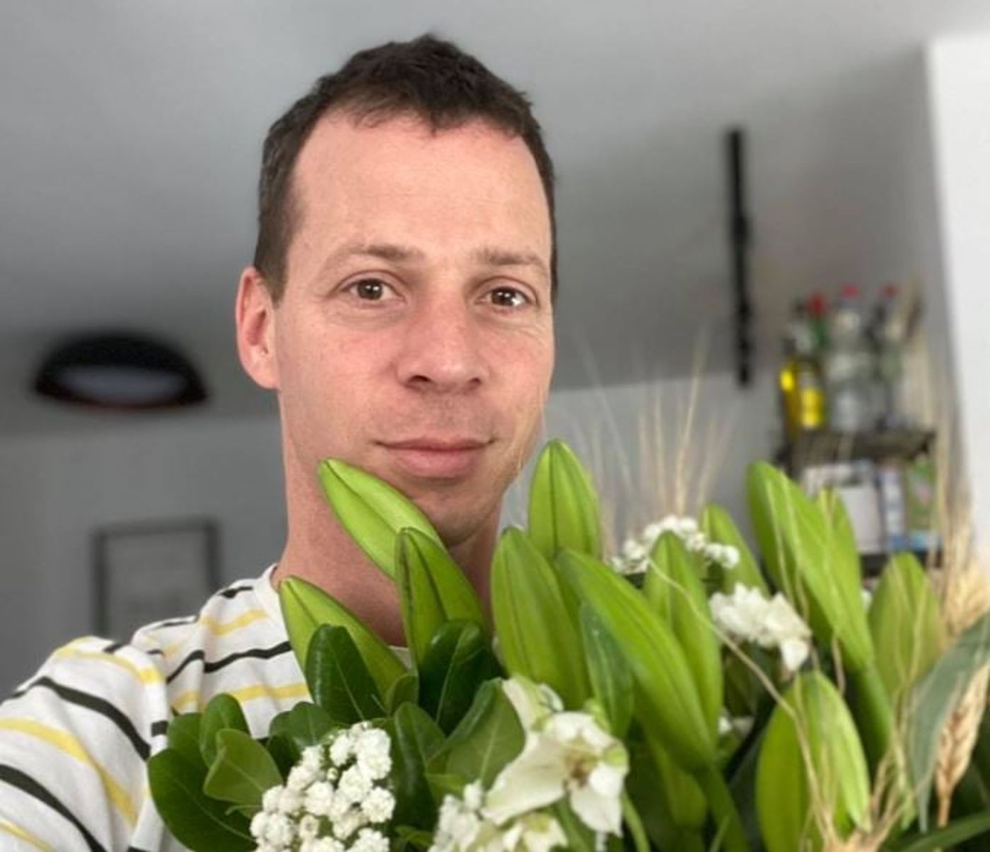 עמית סגל מקבל זר מאנשי לוד, על העמדות שהציג בעת הפרעות בערי