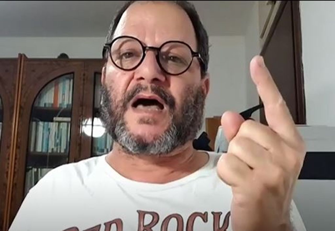 צפו: כסיף צרח על המגישה: 'תלמדי תקשורת, תועמלנית'