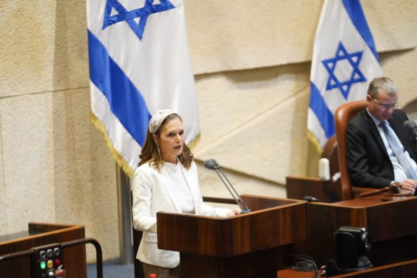 "חייתי בהסתרה מוחלטת. כלפי חוץ תקין, בפנים שבור"