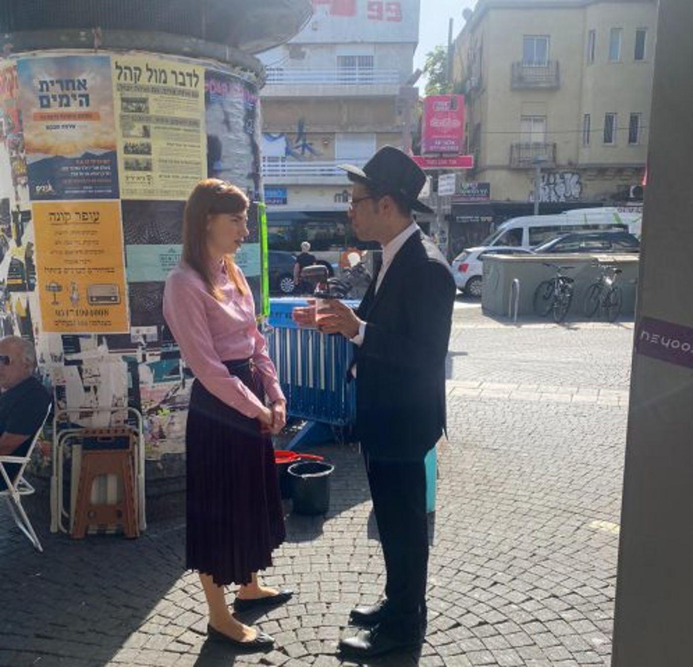 הזוג המדובר, מאיה ורטהיימר ואורי לייזרוביץ במהלך הצילומים (באדיבות הוט)
