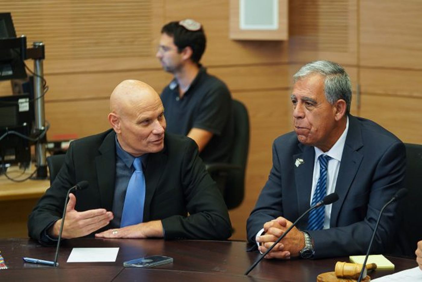 היו"ר לוי והמנכ"ל סגל (נעם מושקוביץ, דוברות הכנסת)