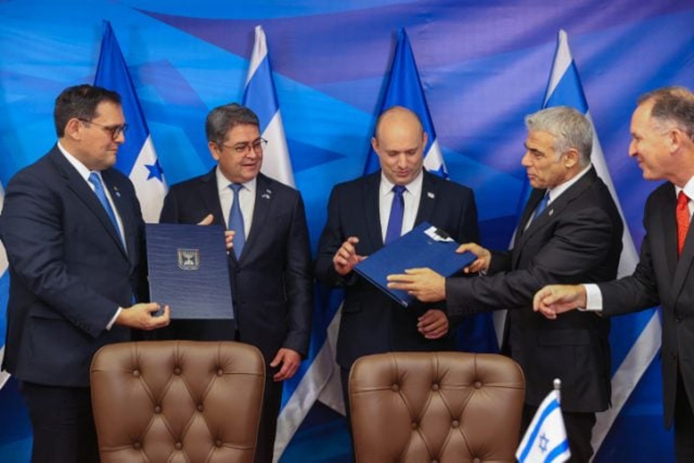 לפיד תוקף: "טענה שיקרית וחסרת אחריות"