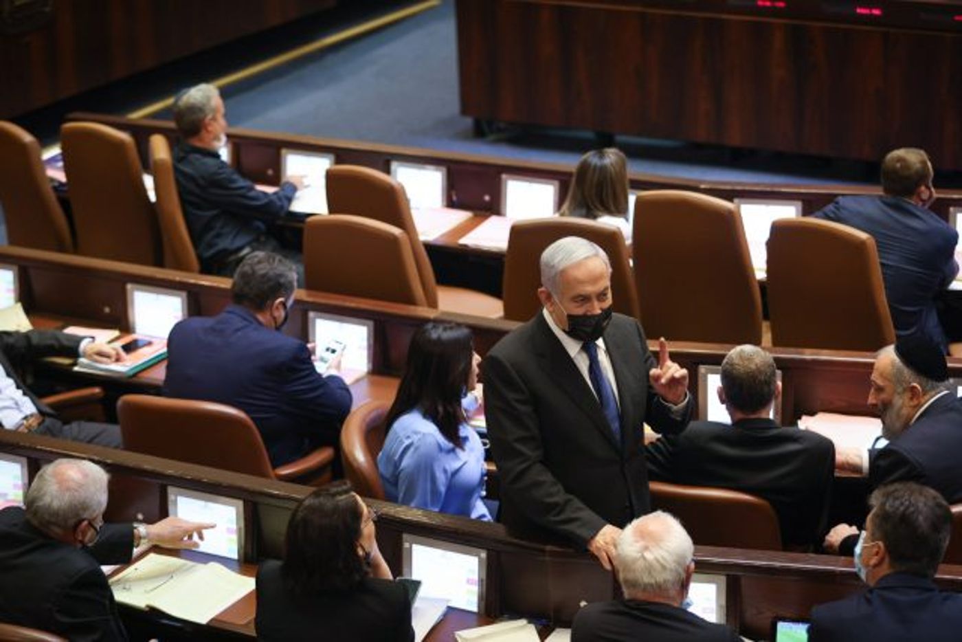 חיילים במשחק: למה ח"כים מצביעים נגד רצונם?
